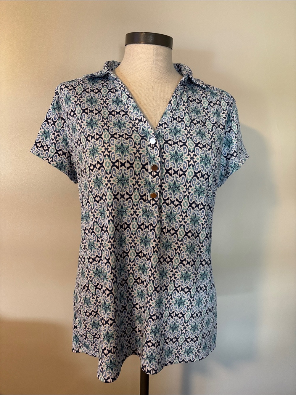 Women's Short Sleeve V-Neck Patterned Top - Blue/Teal